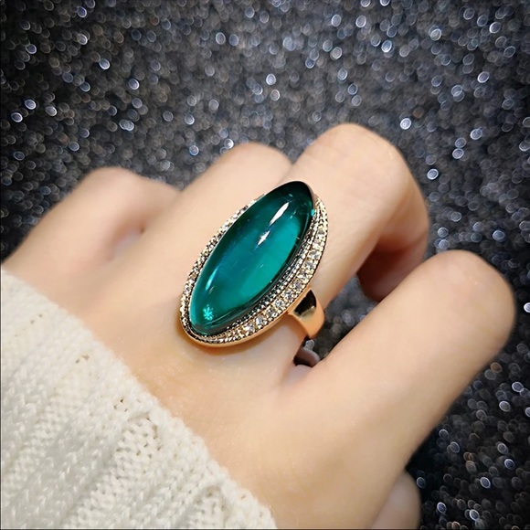 18k rose gold green Austrian gemstone ring women’s - Picture 5 of 5